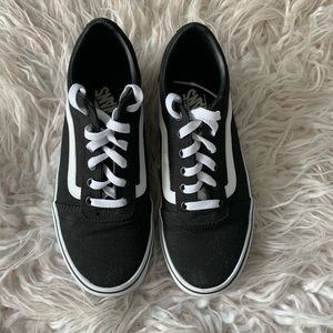Black vans old skool